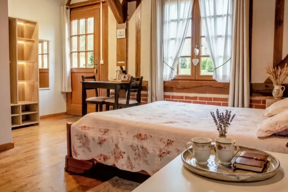 Chambre de caractère dans un gîte normand